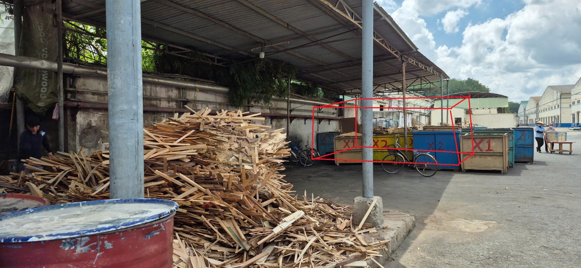 The practical problem of a stationary grate boiler in a factory.