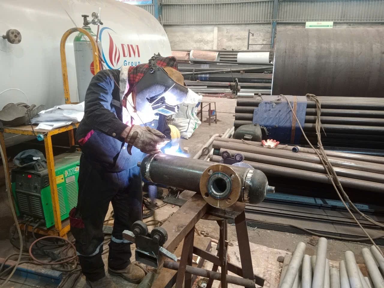 Steam separator